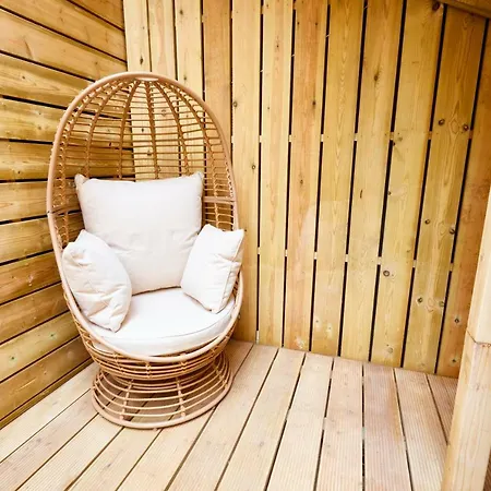 公寓 The Roof Gardens - Modern 3bdr Next To Sport Fields *